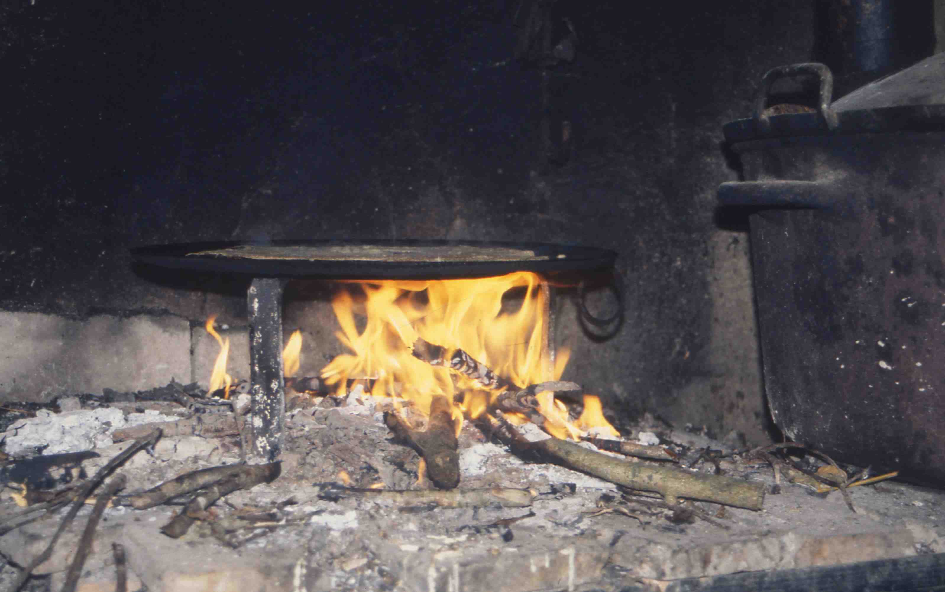 prierre  galette sur le feu